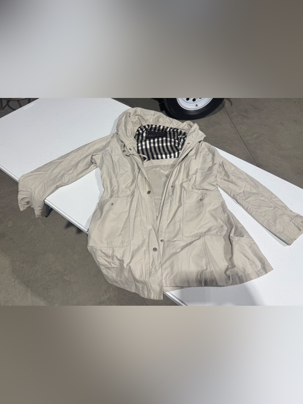 Betsy Johnson water-resistant jacket  Women's X-Large